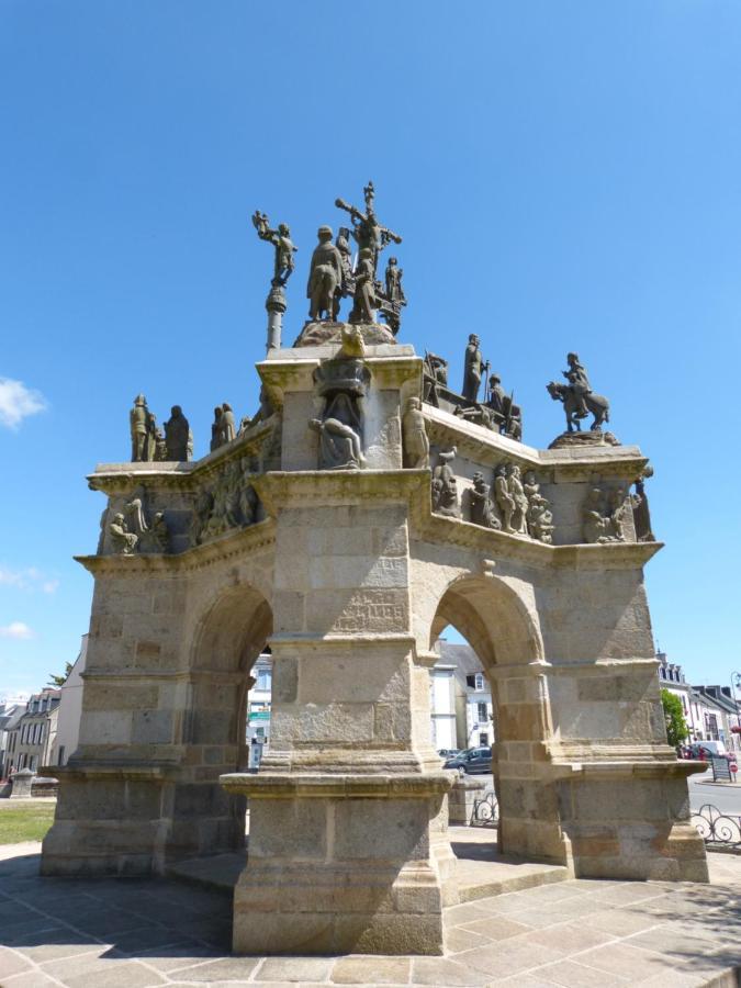 Gite De Caractere Loperec Bagian luar foto