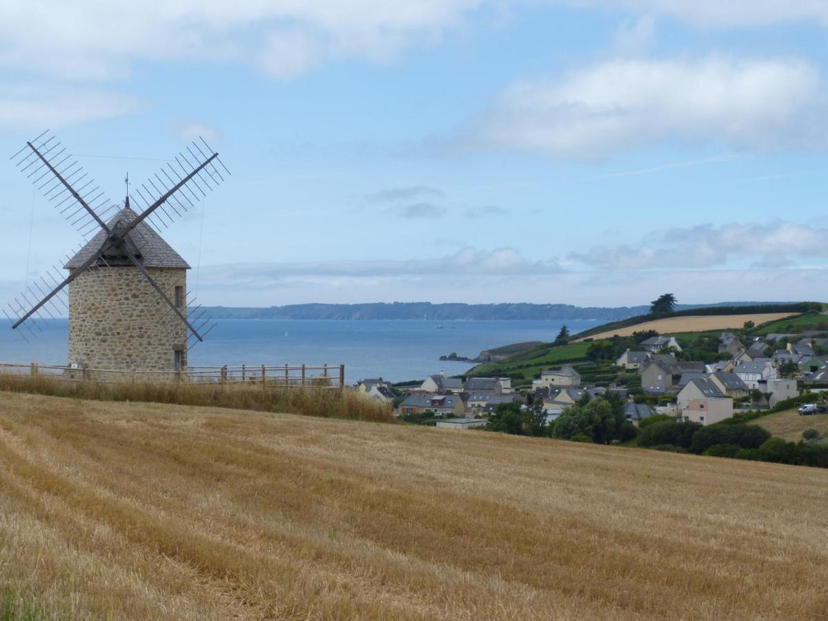 Gite De Caractere Loperec Bagian luar foto