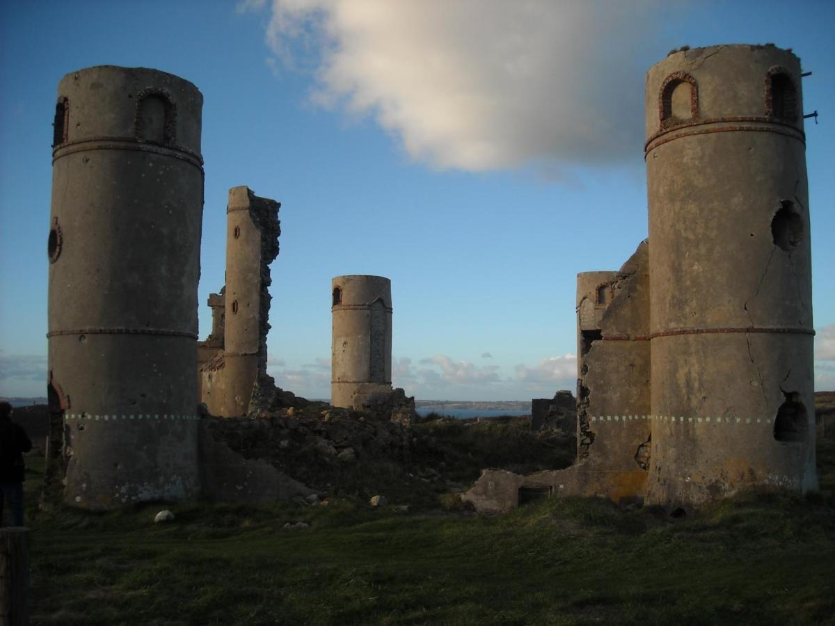 Gite De Caractere Loperec Bagian luar foto